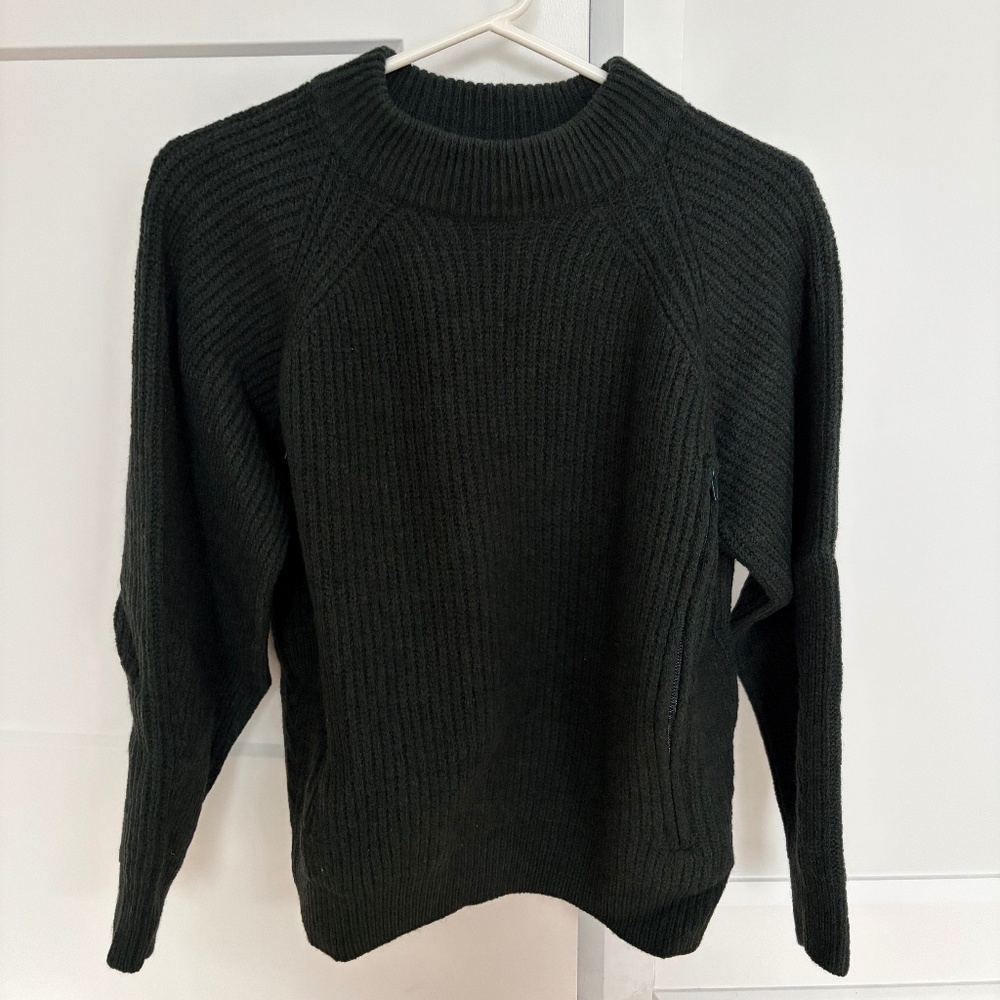 Tajinebanane green sweater - size Small